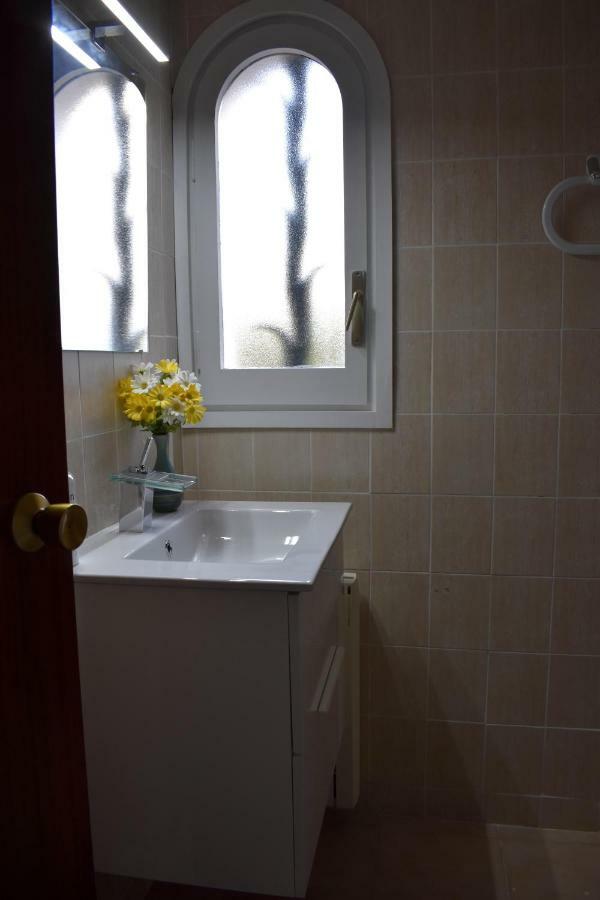 Magnolia, Habitacion Matrimonial Con Bano Uso Privado, En Casa Compartida Palafrugell Exterior foto